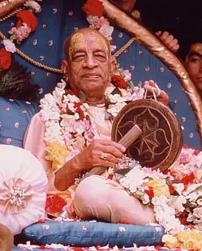 Srila Prabhupada at Philadelphia Rathayatra, Playing Gong